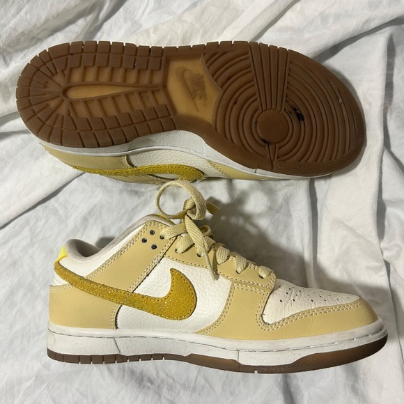 Nike Women’s Low Dunk Lemon Drop 7.5 - Picture 4 of 6